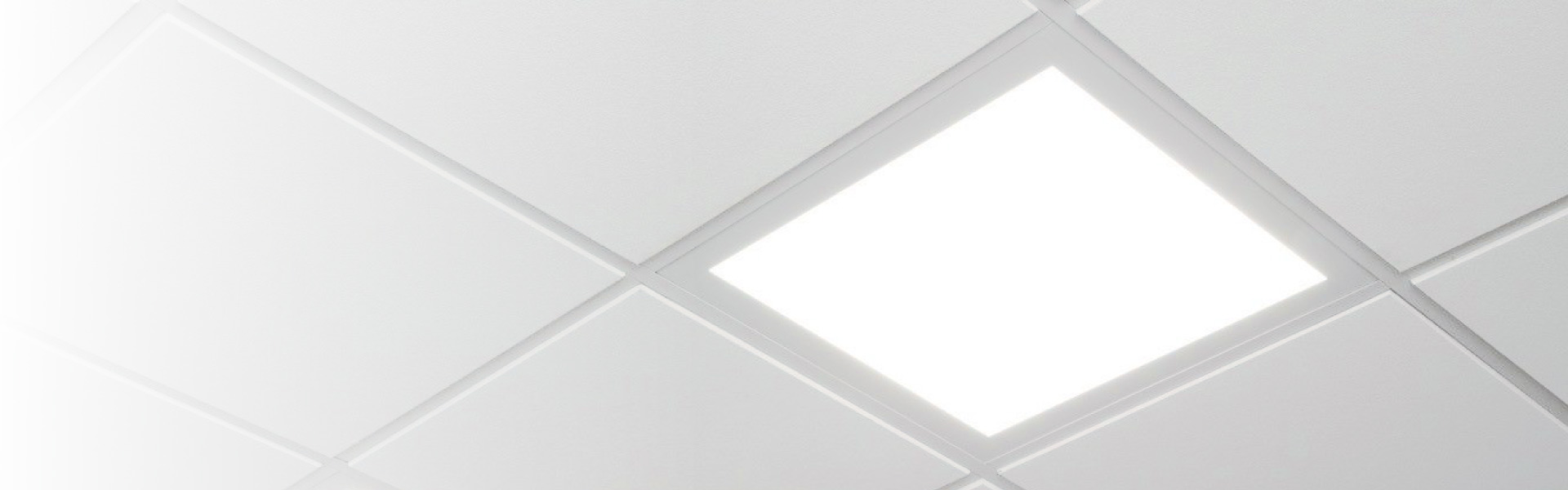 TITAN — эффективные панели с прямой засветкой