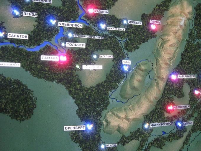 Макет настенной рельефной карты России со светодиодами